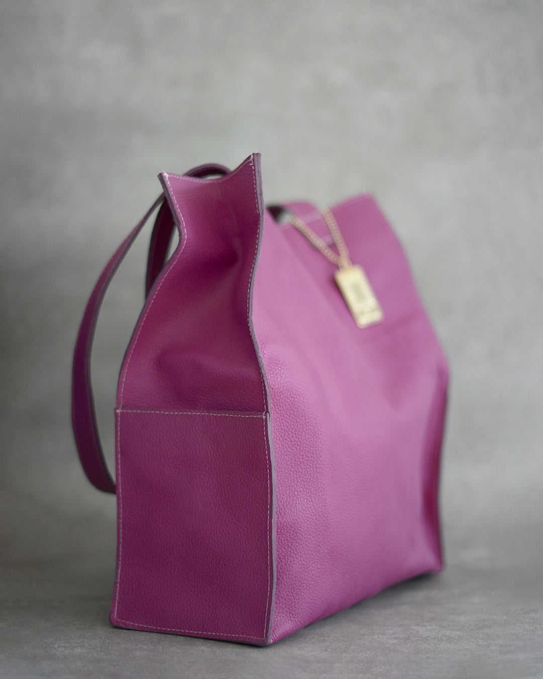 Shopper Emma Bugambilia